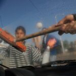 Ciudad ordenada: proponen erradicar el cobro compulsivo en el espacio público y limitar a trapitos, limpiavidrios y cuidacoches