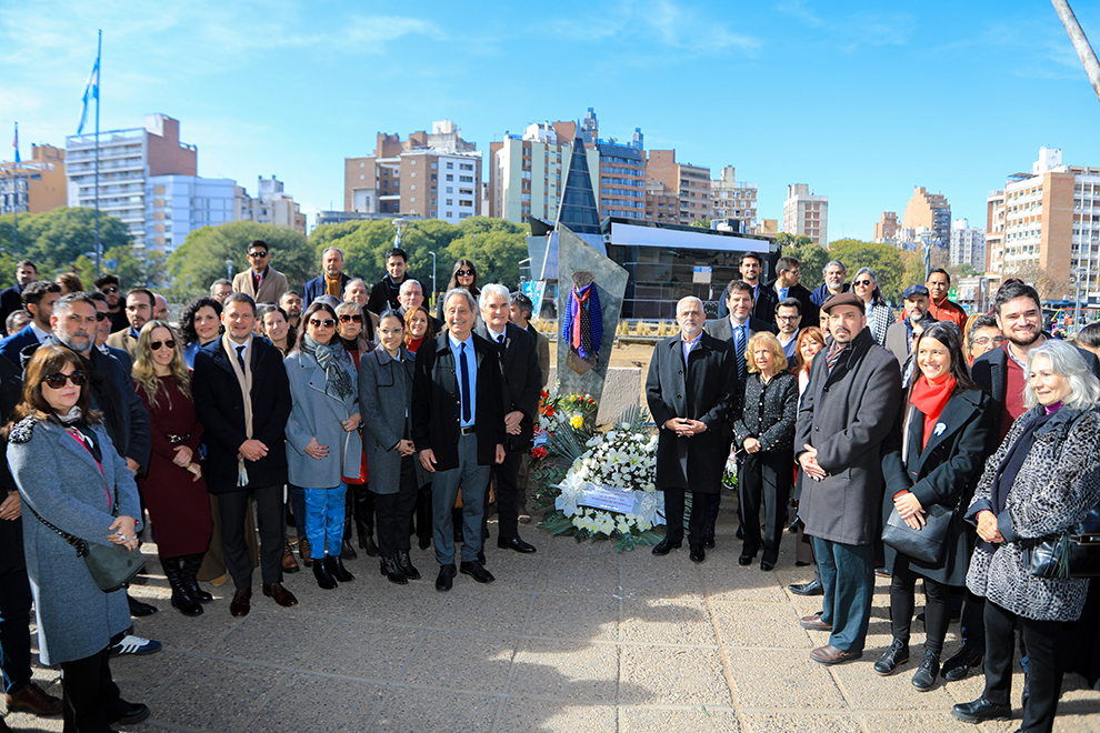 Se realizó un homenaje por el 49° aniversario de la “Noche de las corbatas”