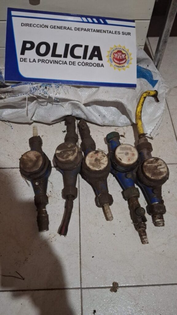 Detenido por sustracción de medidores de agua.