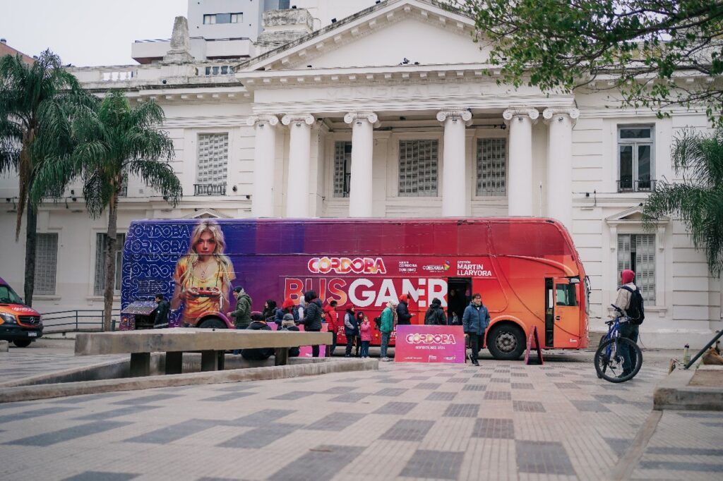 El Bus Gamer pasó por Río Cuarto y convocó a jóvenes y fanáticos de los videojuegos
