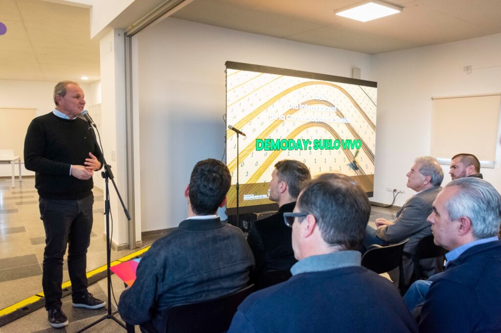 Con innovadoras propuestas sobre el suelo, se desarrolló el DemoDay en el Polo Científico Tecnológico