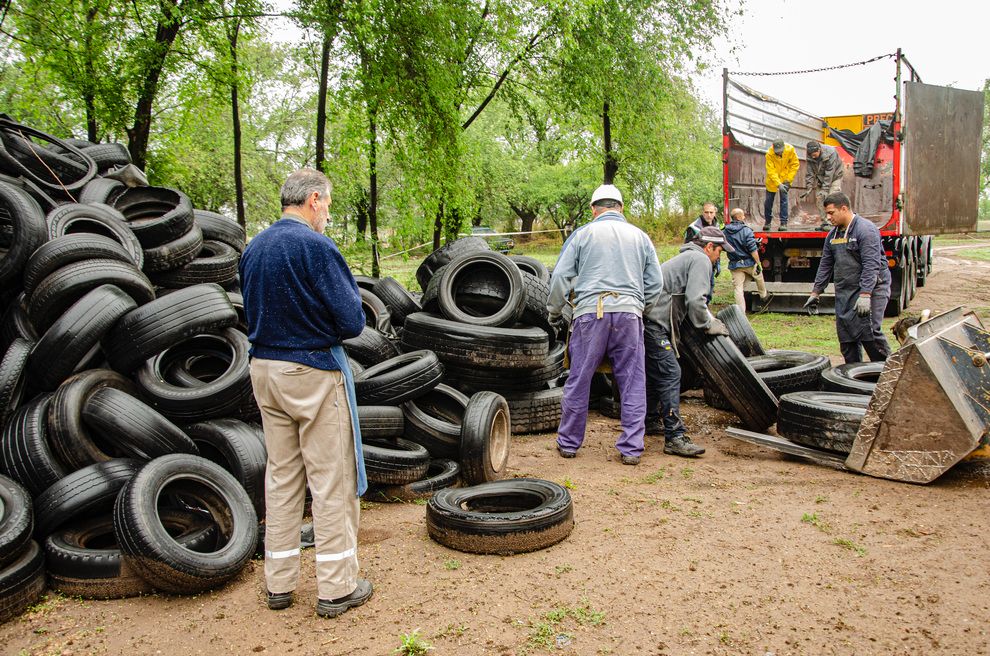 Economía circular: Ambiente retiró más de 2.000 toneladas de neumáticos en toda la provincia