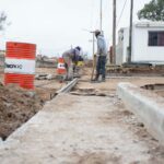 Avanza la obra de cordón cuneta en Barrio Las Ferias: 25 nuevas cuadras en ejecución