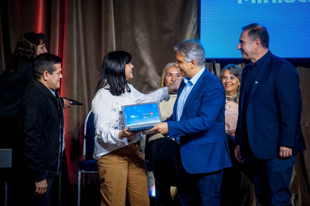 Inclusión digital: La Provincia ya entregó más de 48 mil netbooks a instituciones educativas