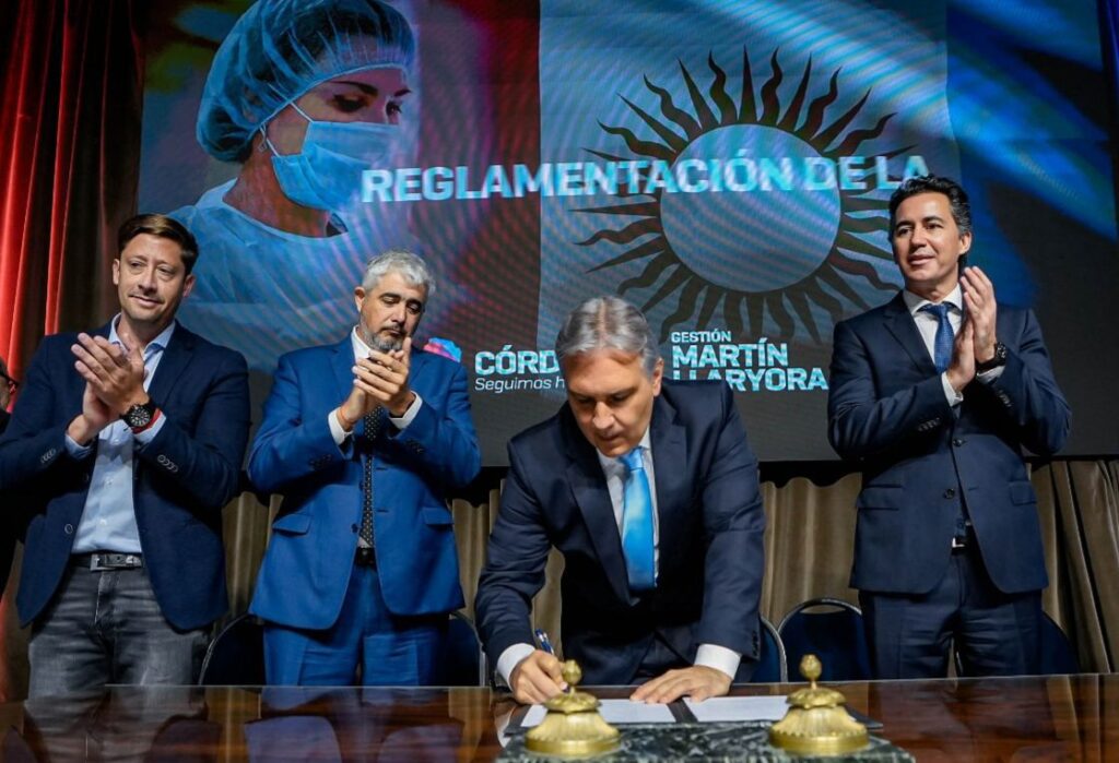 Salud: Llaryora presentó la asignación estímulo y anunció la unificación de la ley del personal