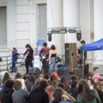 El centro se llenó de arte, color y música con el Festival Buscando la Juventud
