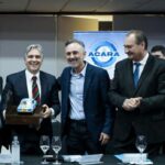 Llaryora se reunió con directivos de ACARA y destacó el rol estratégico de la industria automotriz