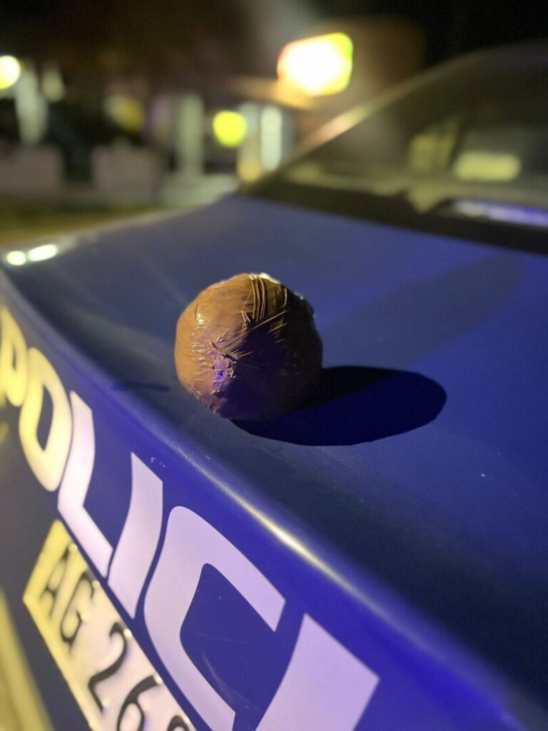 Detención por arrojar elementos al complejo penitenciario.