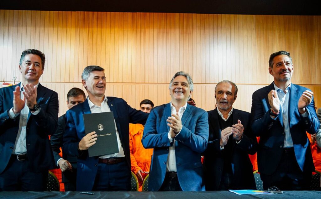 Llaryora y Passerini anunciaron el ensanche e iluminación del Camino San Antonio