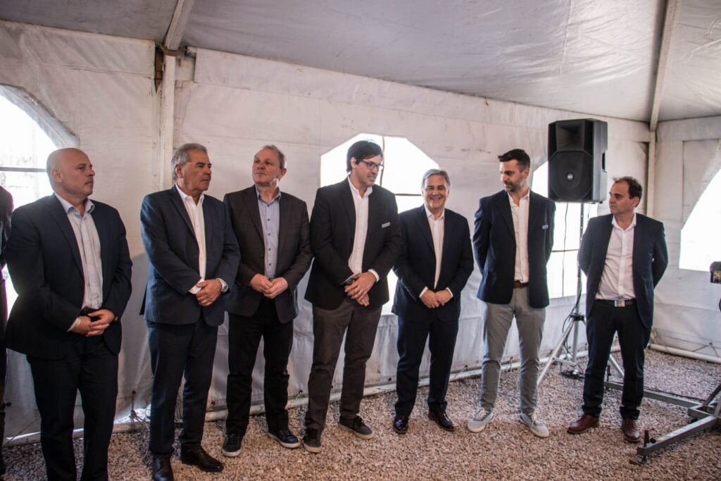 Llaryora participó de la inauguración de la planta de fermentación 4.0 y el laboratorio de investigación de Ceres Demeter