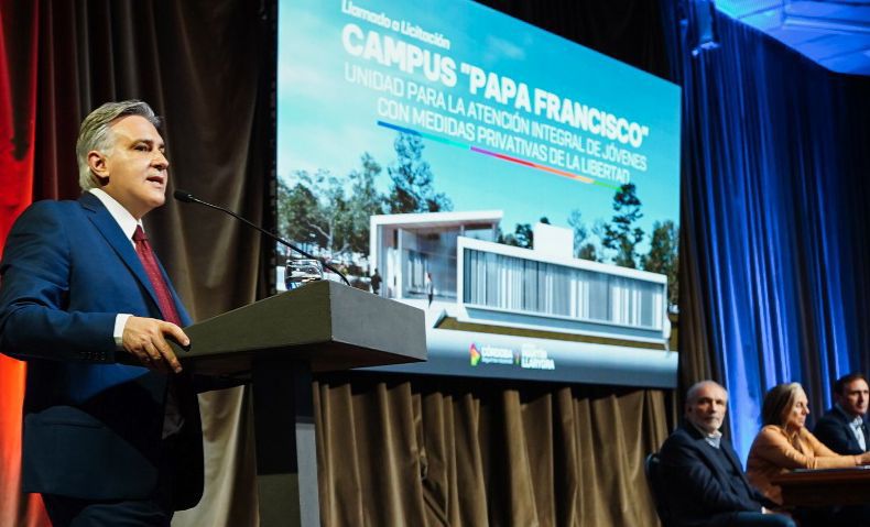 Llaryora anunció la construcción de un establecimiento para alojar a jóvenes con medidas privativas de la libertad