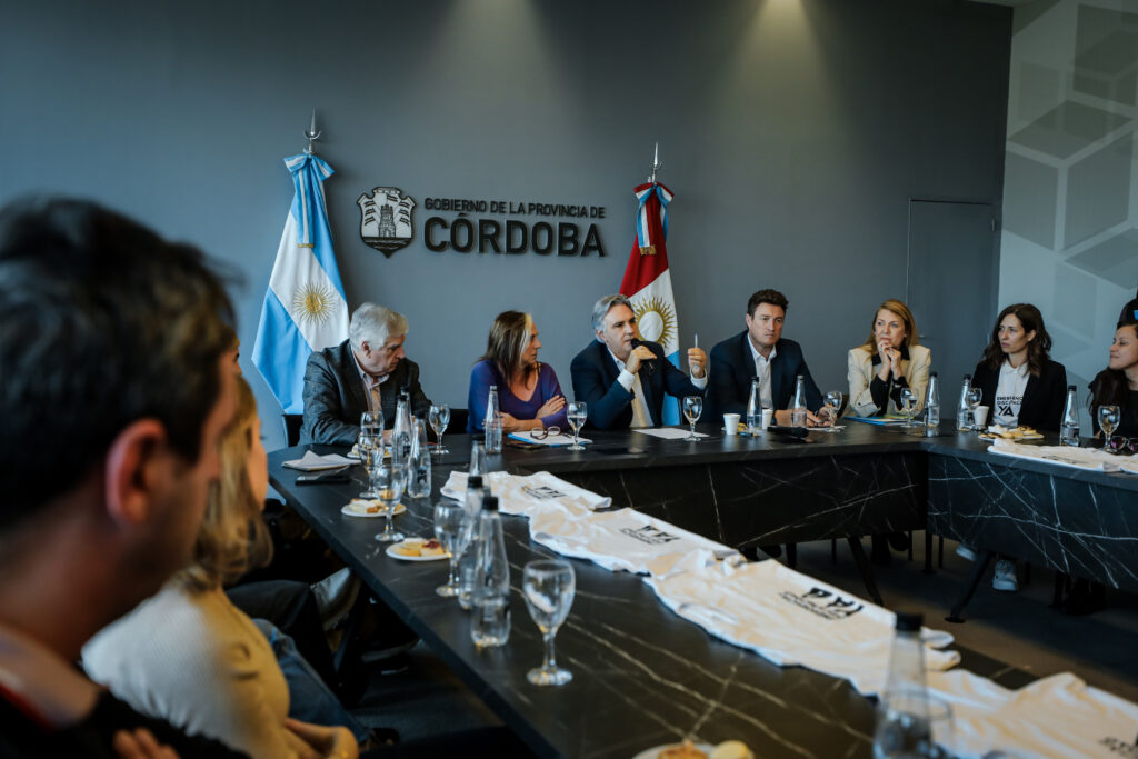 Junto a legisladores nacionales, Llaryora ratificó su rechazo al veto a la ley de Discapacidad