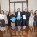 Firman un convenio con la UNRC para la formación gratuita en una diplomatura sobre salud mental