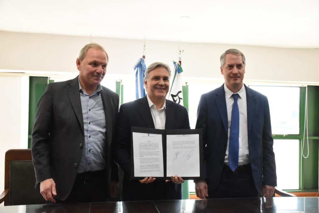 La Provincia aportará $ 4 mil millones para potenciar el plan de 100 cuadras de pavimento