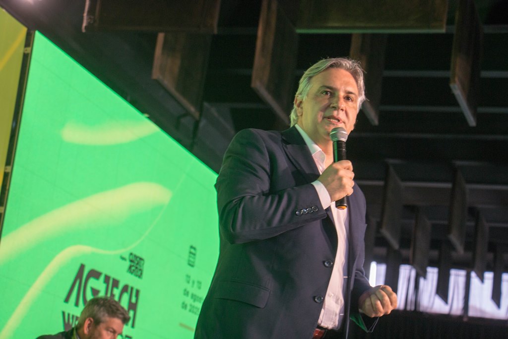 Llaryora impulsa el desarrollo de startups con un fondo de 10 mil millones