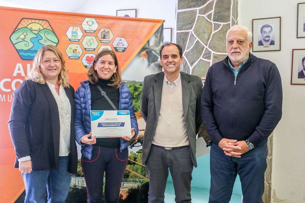 Alpa Corral: el Gobierno Provincial entregó aportes a instituciones locales y a emprendedoras