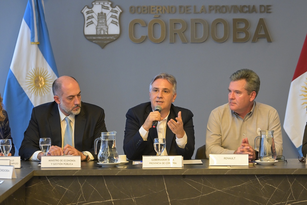 Córdoba hub exportador de vehículos: Llaryora recibió a directivos de Renault