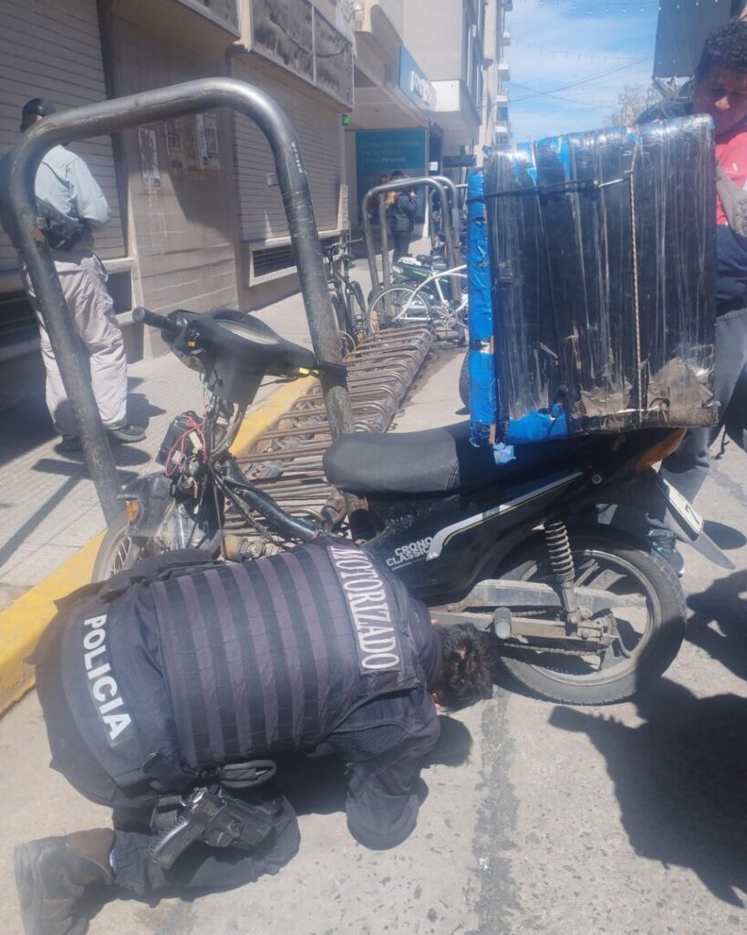 Agentes de tránsito detectan vehículo con motor adulterado, se confirma que tenía pedido de captura