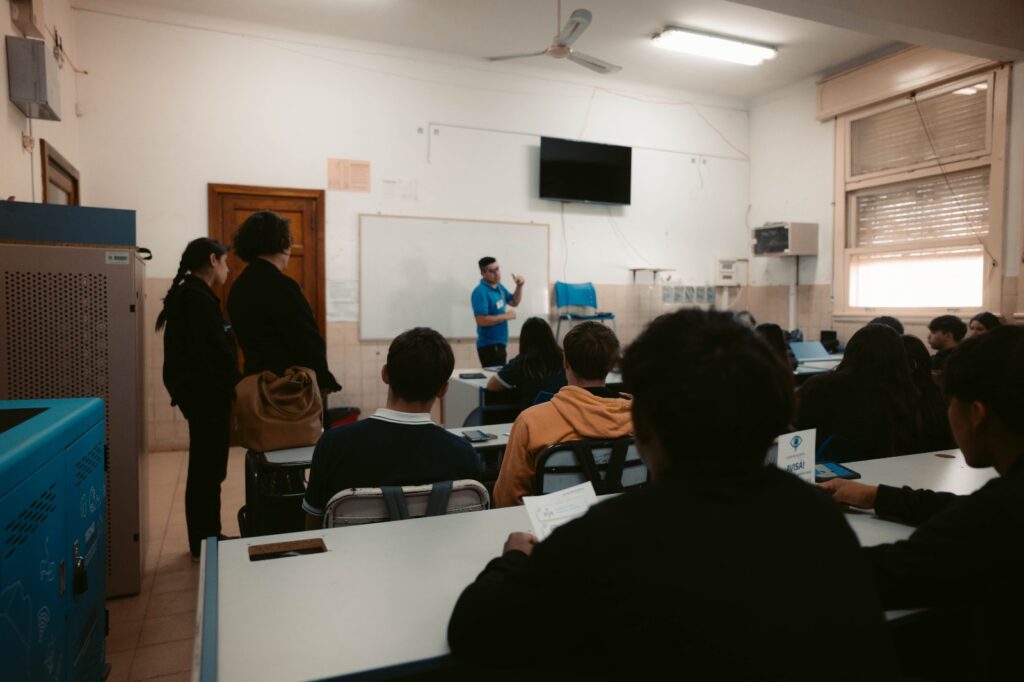 Más de 180 estudiantes participaron de capacitaciones en el programa «Ojos en Alerta»