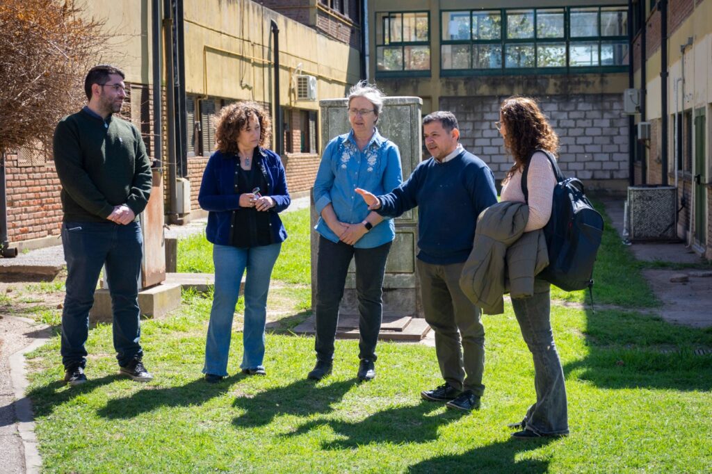 El Municipio entregó una moto para potenciar los talleres de oficios que dicta la UNRC