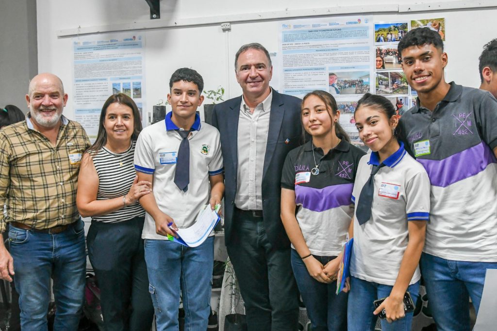 Más de 55 escuelas rurales impulsan proyectos educativos y productivos