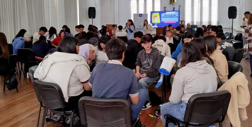 “MultiplicArte”: jóvenes se forman como agentes preventores en consumos problemáticos