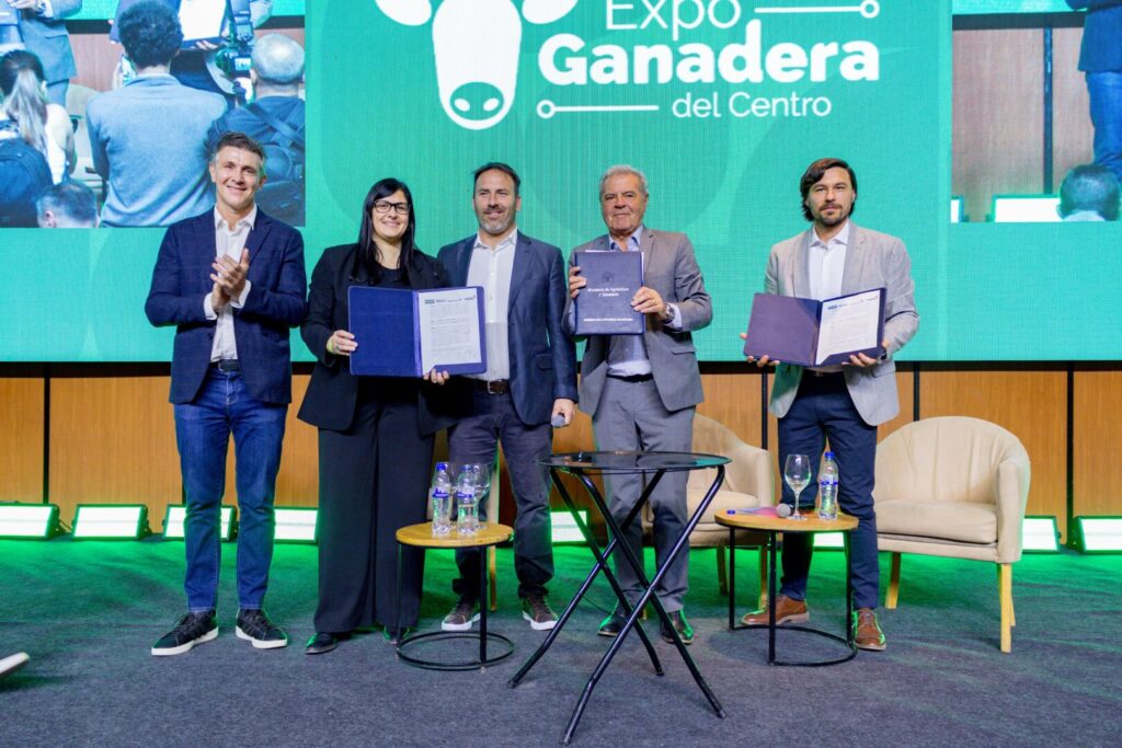 Bancor acompaña al sector agroindustrial con financiamiento en la Expo Ganadera del Centro