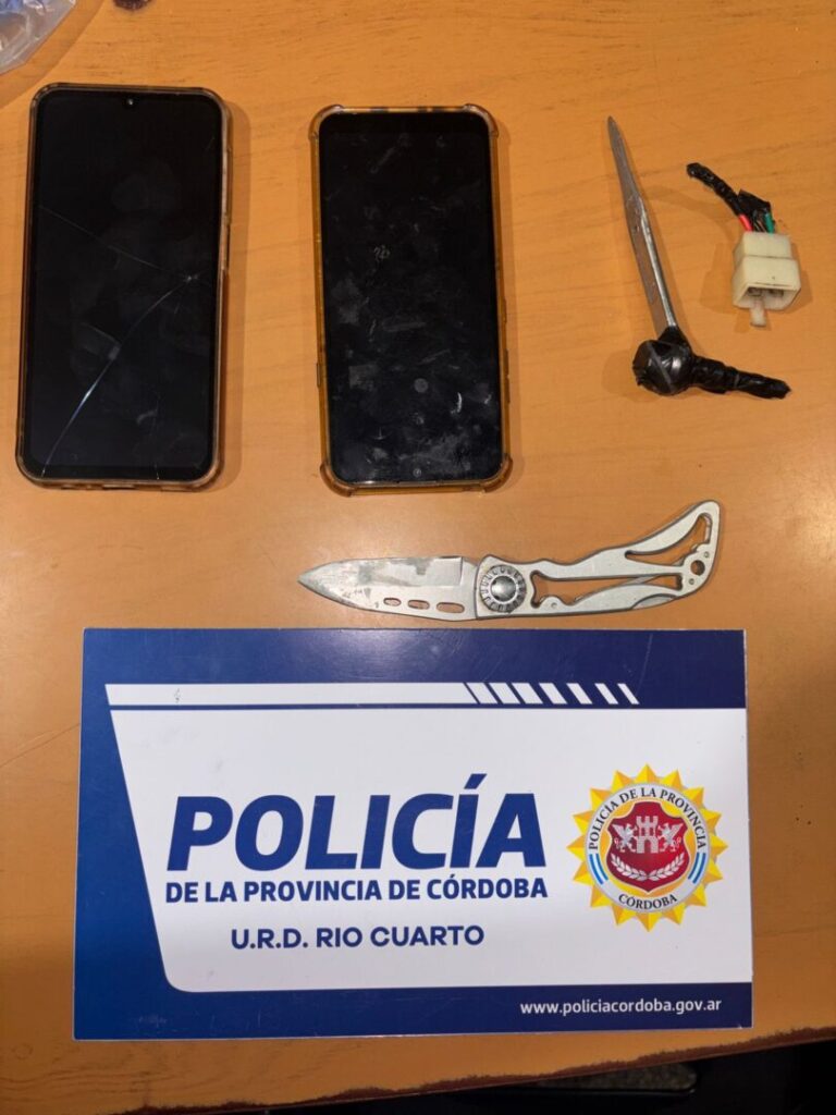 Detenidos tras intentar sustraer una motocicleta.