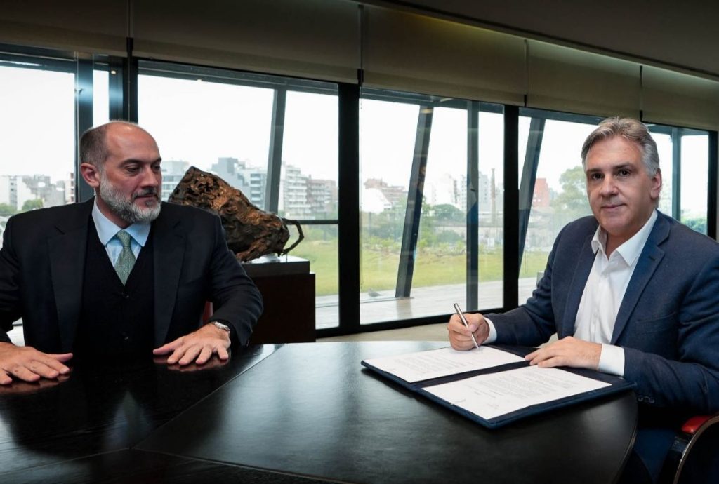 Llaryora reduce en un 30% el número de agencias del organigrama del Estado Provincial