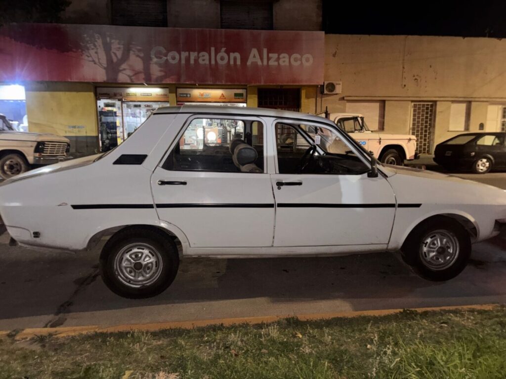 Recupero de vehículo sustraído y aprehensión.