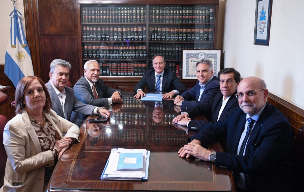 Proyecto de Biocombustibles: Vigo recibió el apoyo de los gobernadores Llaryora y Sadir