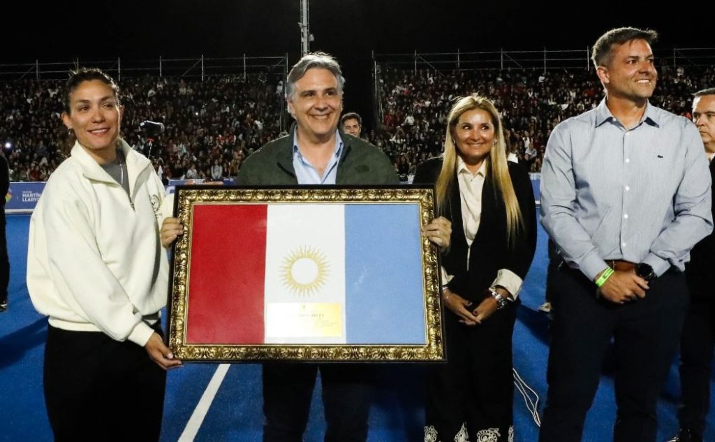 Llaryora reinauguró la cancha de Hockey “Soledad García”