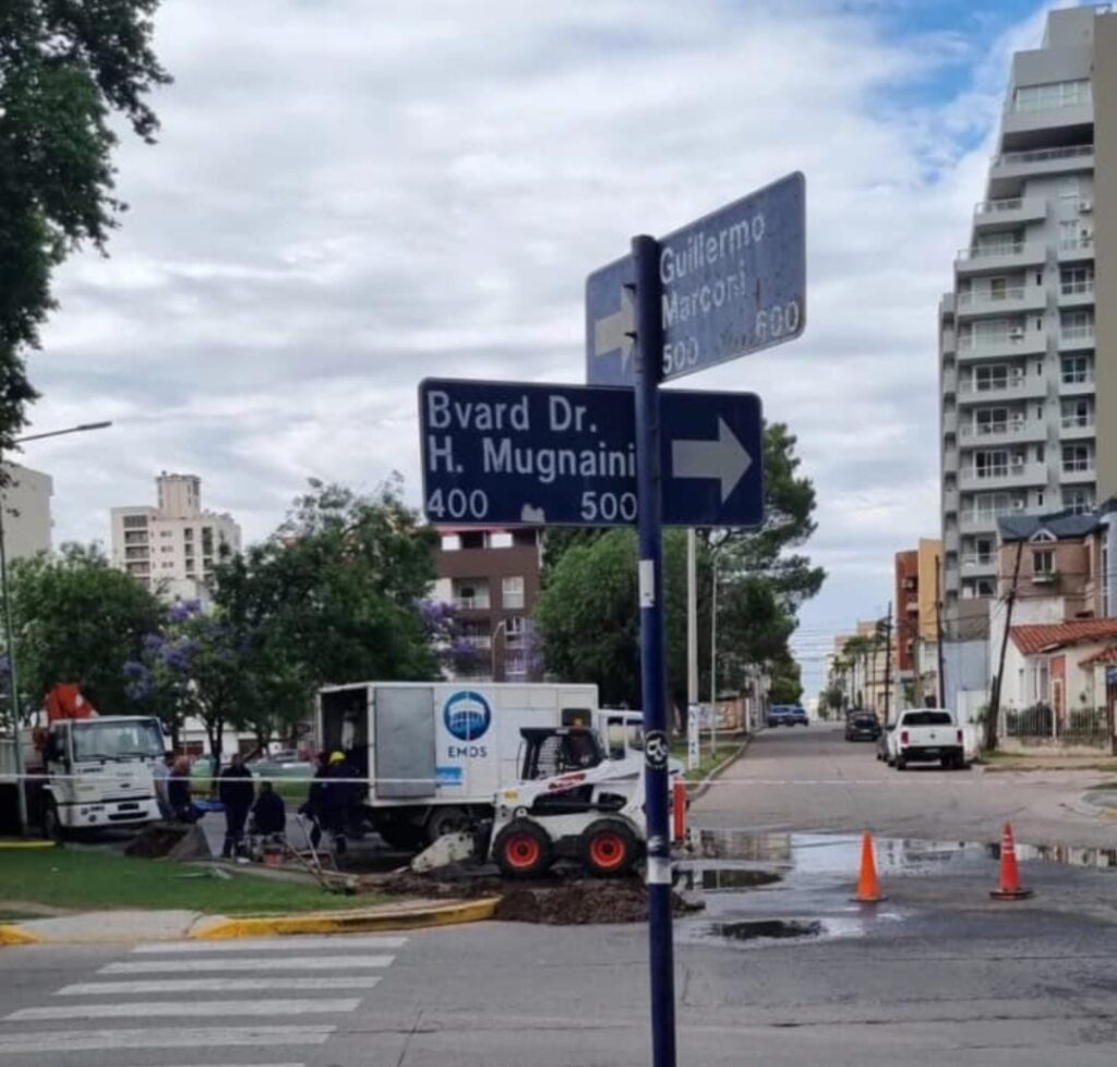 Reparación de caño principal de distribución de agua