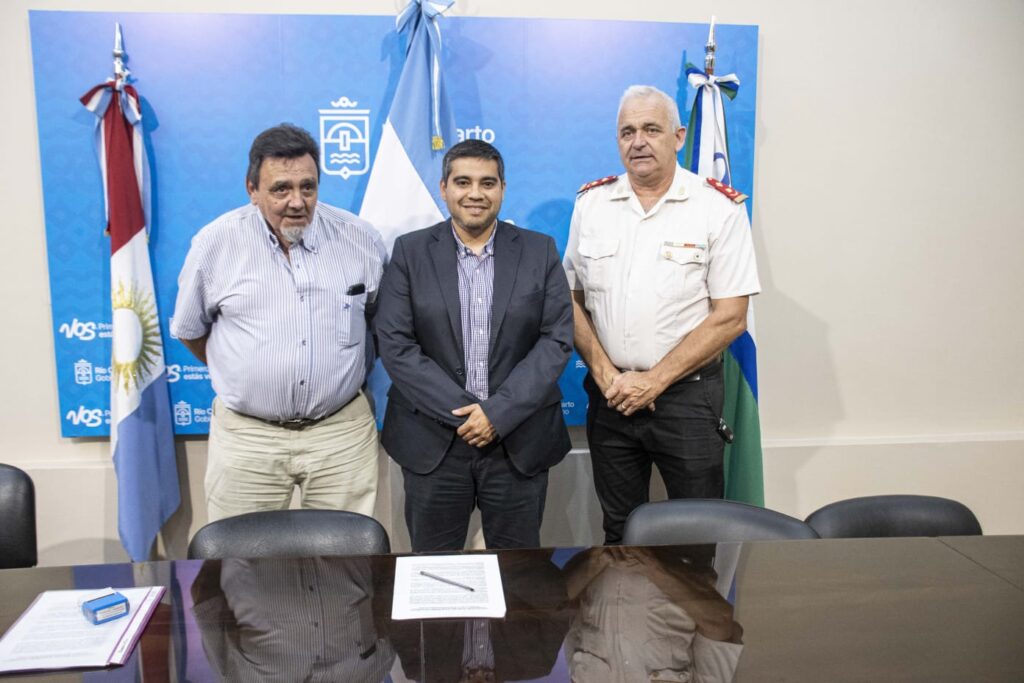 El Municipio aportará vehículos en desuso a Las Higueras para el entrenamiento de los bomberos en tareas de rescate