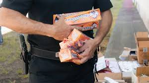 Mientras refuerzan los controles, instan a denunciar la venta ilegal de pirotecnia