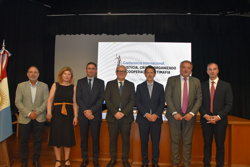 Se realizó conferencia internacional sobre enfrentamiento del crimen organizado a nivel global