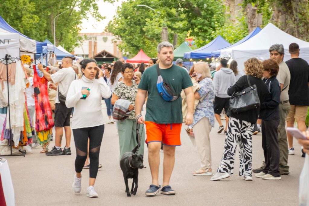 El Paseo de Ferias cerró el año con más de 300 expositores en el Parque Sarmiento