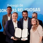 Llaryora entregó las primeras personerías jurídicas religiosas de la provincia