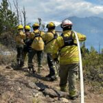 Bomberos cordobeses continúan combatiendo el fuego en El Maitén