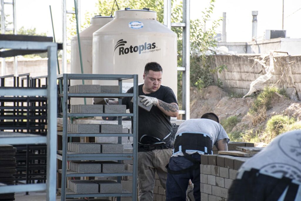 La Adoquinera Municipal produce 20 mil adoquines por semana y es clave en la mejora de la infraestructura vial