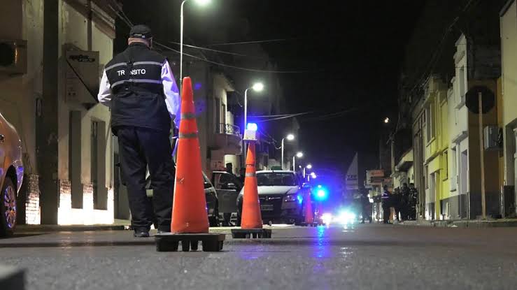 Tránsito: controlan 90 vehículos y detectan 9 conductores con alcoholemia positiva durante la madrugada