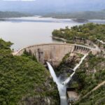 Dique la Viña: Apertura parcial de una compuerta