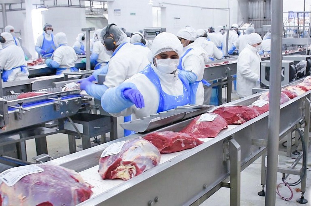 Córdoba concreta su primera exportación de carne refrigerada a Portugal desde el Aeropuerto Taravella