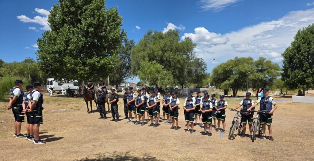 Operativos policiales del fin de semana: veintitres  (23) personas detenidas, veintiocho  (28) vehículos secuestrados, tres (03) arma de fuego y dos (02) armas blancas.