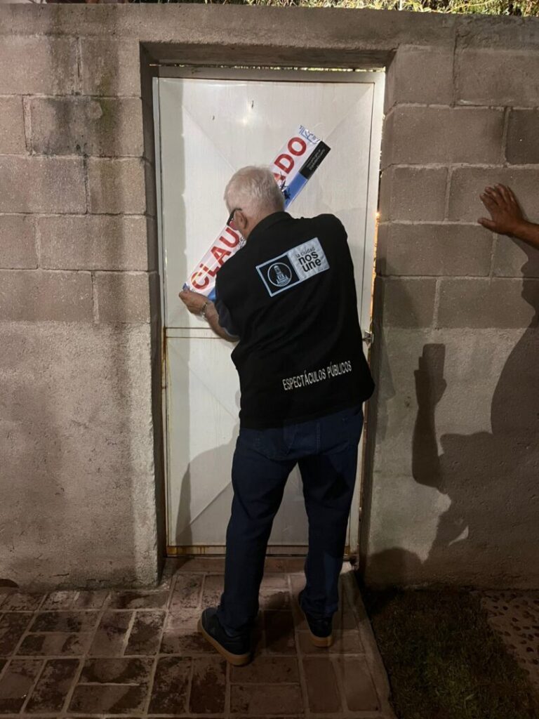 Clausura de salón de eventos sin habilitación