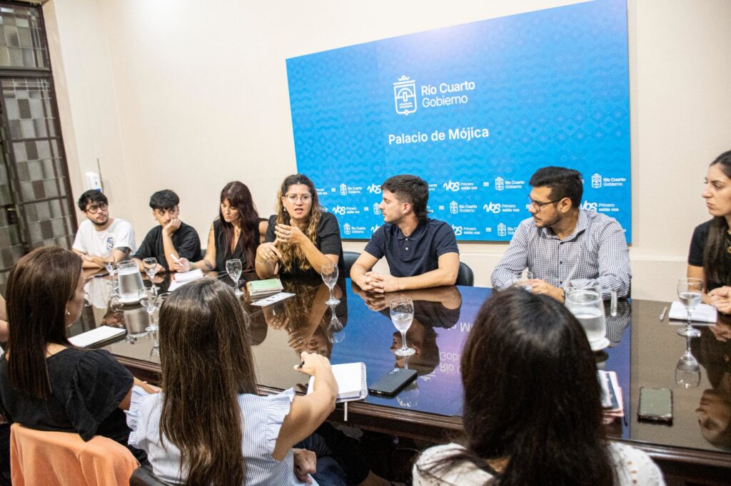 Incentivando: Primera reunión del año, en la búsqueda de la orientación vocacional de jóvenes