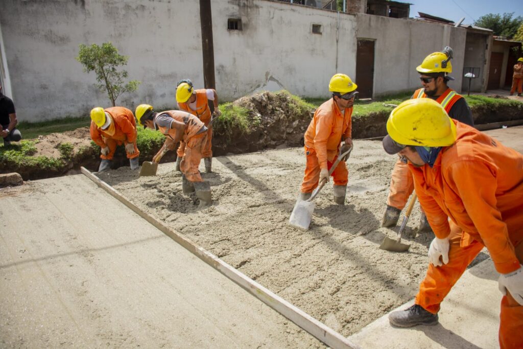 Avanza el Plan de 100 Cuadras de Pavimento en Río Cuarto: hormigonado en Barrio Alberdi