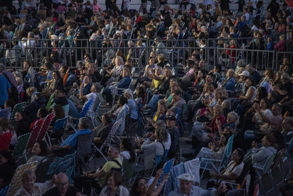 Gran Éxito en la Segunda Noche de Las Peñas del Anfi