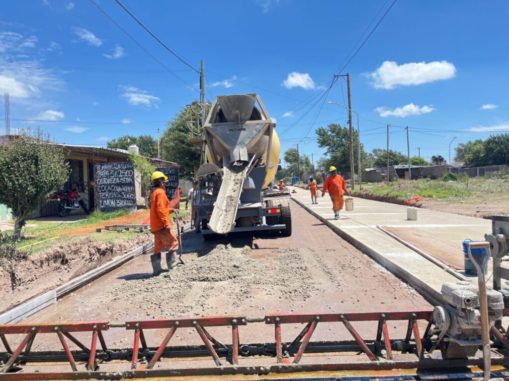 100 Cuadras de pavimento: Continuan los trabajos en calle Entre Rios