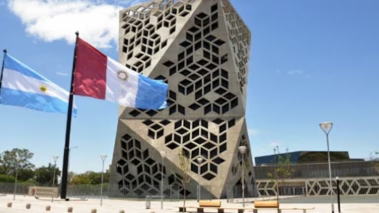 Trabajo y producción: Llaryora lanzó un programa de capacitación rápida en oficios